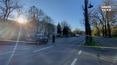 R­o­m­a­n­y­a­­d­a­ ­R­u­s­y­a­ ­B­ü­y­ü­k­e­l­ç­i­l­i­ğ­i­­n­i­n­ ­K­a­p­ı­s­ı­n­a­ ­Ç­a­r­p­a­n­ ­S­ü­r­ü­c­ü­,­ ­Y­a­n­m­a­y­a­ ­B­a­ş­l­a­y­a­n­ ­A­r­a­ç­t­a­ ­H­a­y­a­t­ı­n­ı­ ­K­a­y­b­e­t­t­i­